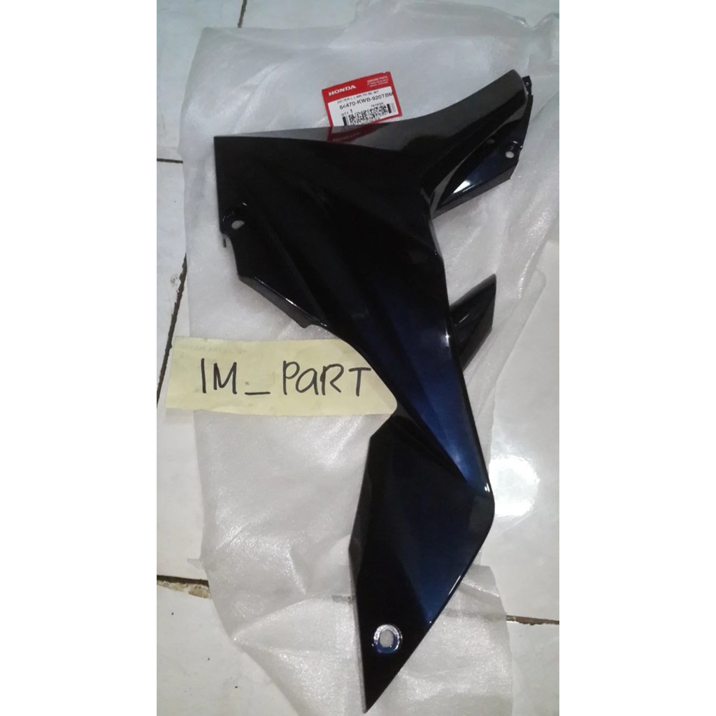 64470-KWB-920TBM Cover Tebeng Sayap Kiri Bawah Blade Lama Biru Dongker JKT