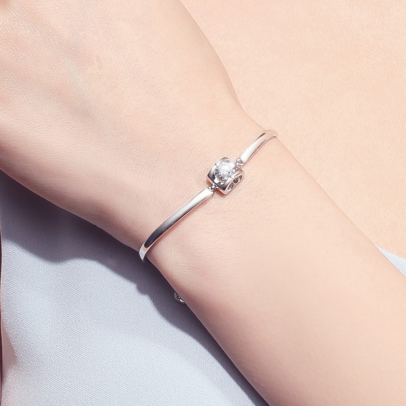 Gelang Bentuk Hati Bahan Stainless Steel Warna Silver Gaya Korea Untuk Wanita
