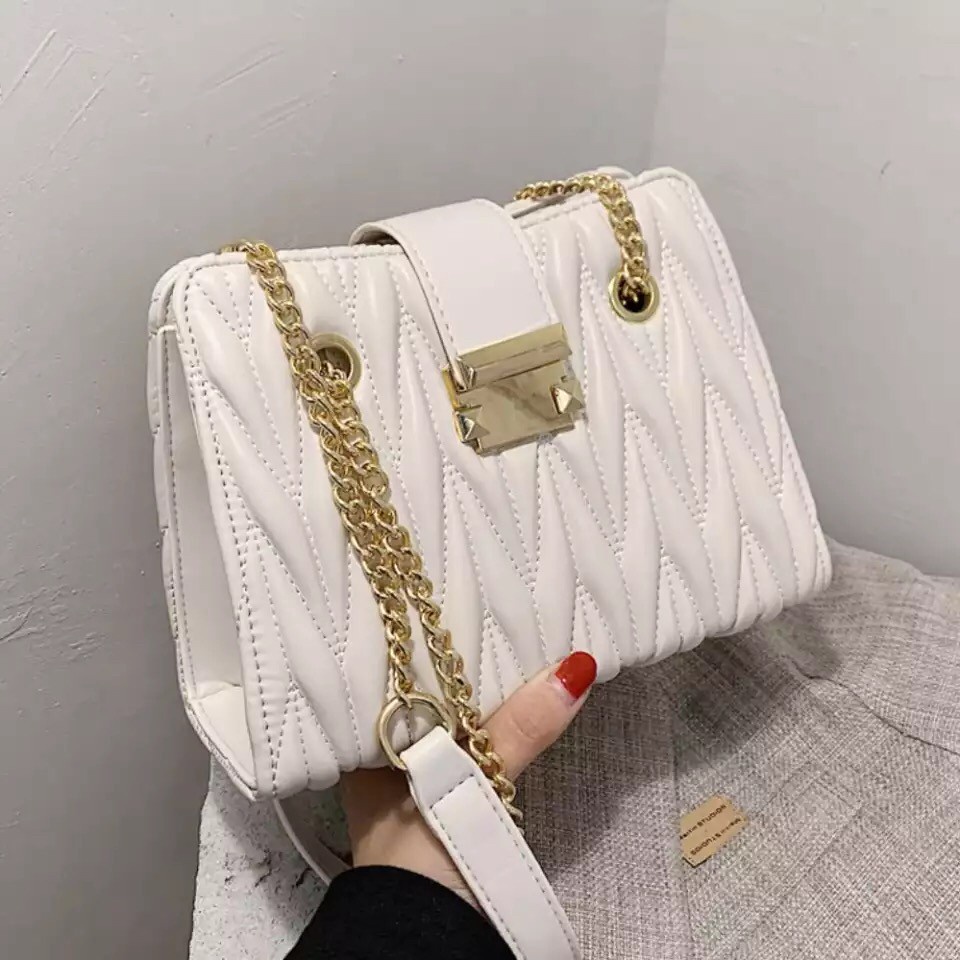 Tas Selempang Wanita Tas Bahu Tas Wanita Korean style Tas PestaTas Selempang Korea Tas Selempang Wanita Import Tas Bahu Wanita Import Tas Slempang Wanita Terbaru Tas Import Tas Selempang Wanita  Batam Terbaru Import  Tas Bahu Tas Selempang Wanita