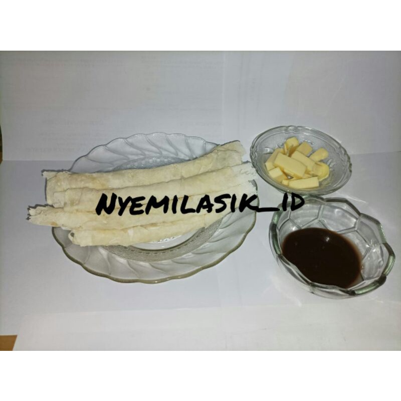 

0Keju Aroma | Cheese Roll isi 10 Pcs Topping Saus Coklat & saus putih