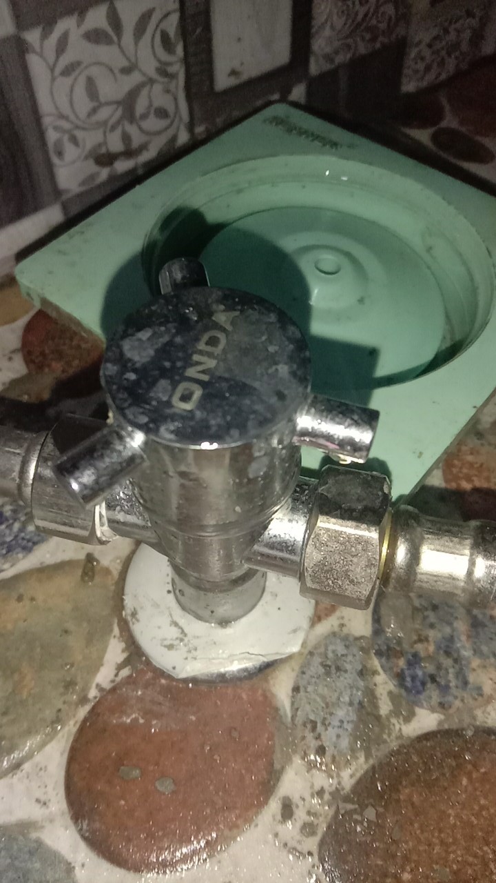 Keran Closet Onda / Keran Tee Kloset / Keran Shower Tee Onda