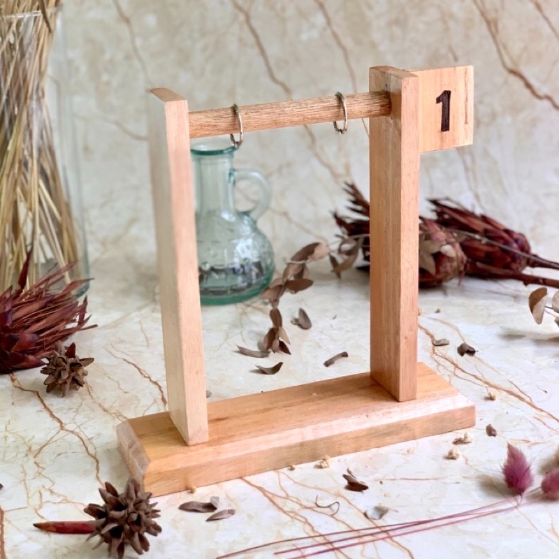 

Nico Wooden Hanging Promo Menu Stand Gantungan Menu untuk kertas A6