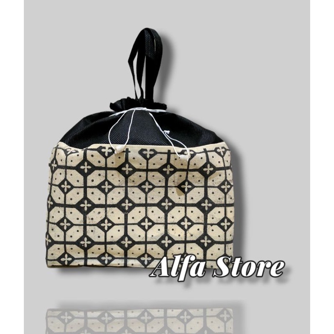 Tas hajatan serut motif batik hitam ukuran 22x22