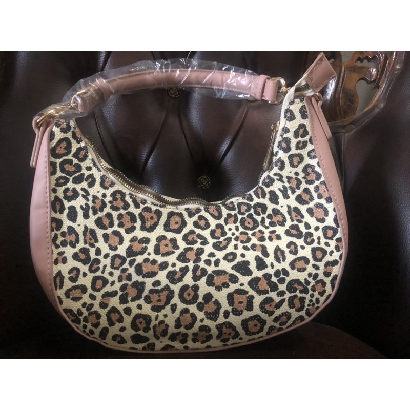 tote bag leopard kanvas bukan preloved brand carpisa macan
