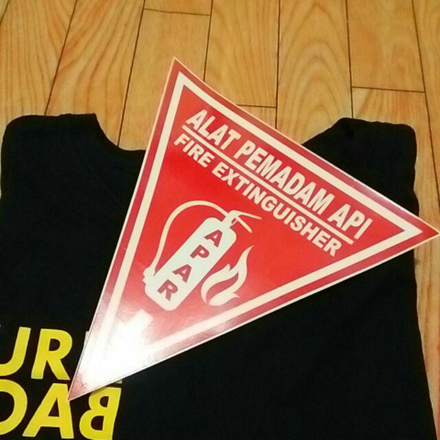Sticker Apar - Rambu Segitiga Apar