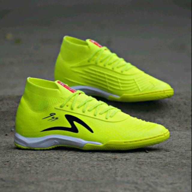 SEPATU FUTSAL SPECS ACCELERATOR ILLUZION II IN SIMIC SE