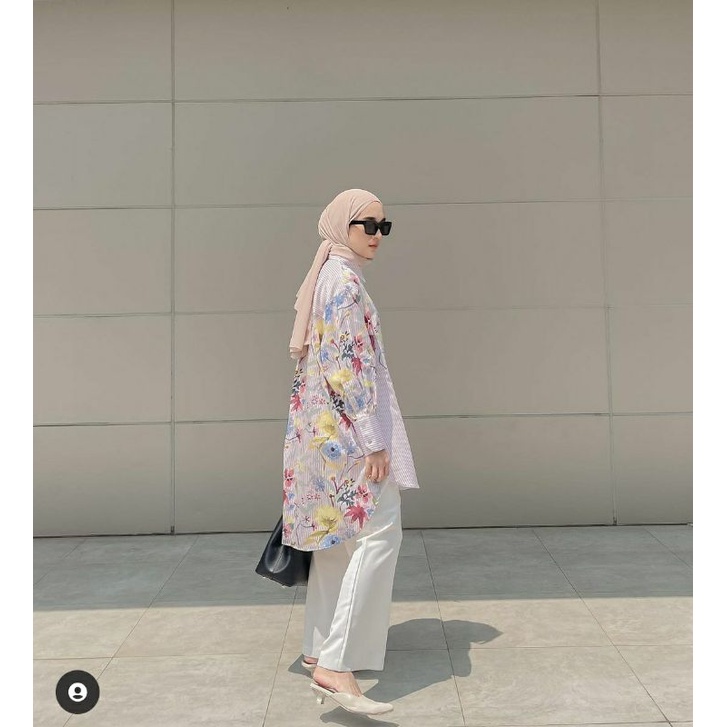 Romantic Garden Oversized Pink size S Benang jarum Buttonscarves