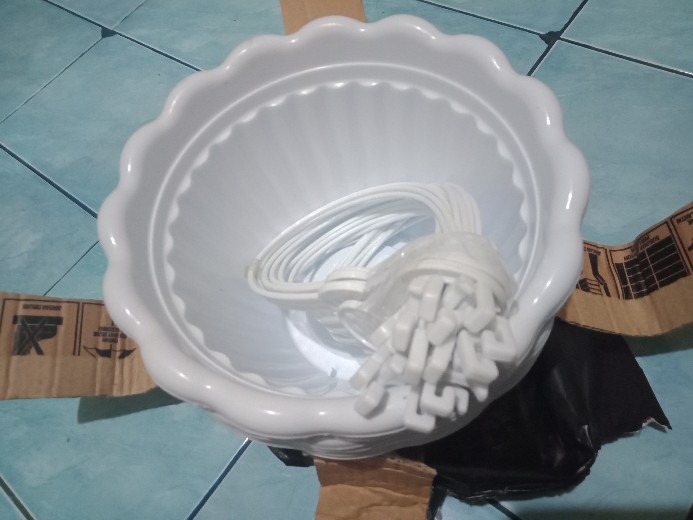 Pot Tanaman / Bunga Gantung 25 Renda Putih