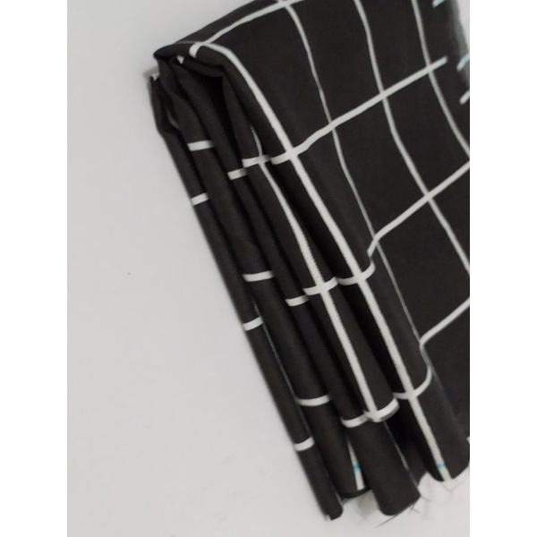 Kain Perca polymicro motif kotak- kotak hitam