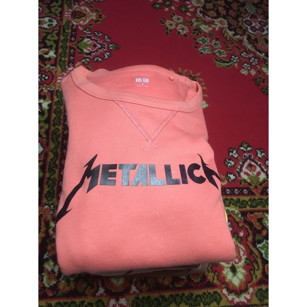 preloved crewneck metalica uniqlo
