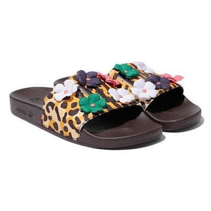 adilette slides leopard