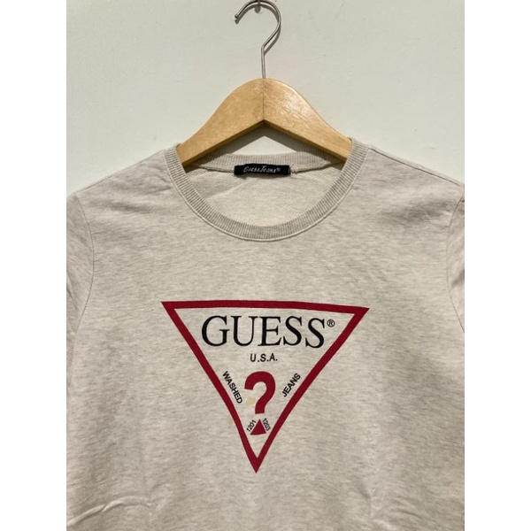 crewneck GUESS original second vintage size fit M warna cream