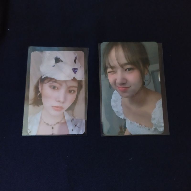 WEKIMEKI – Photocard (Yoojung & Rina)