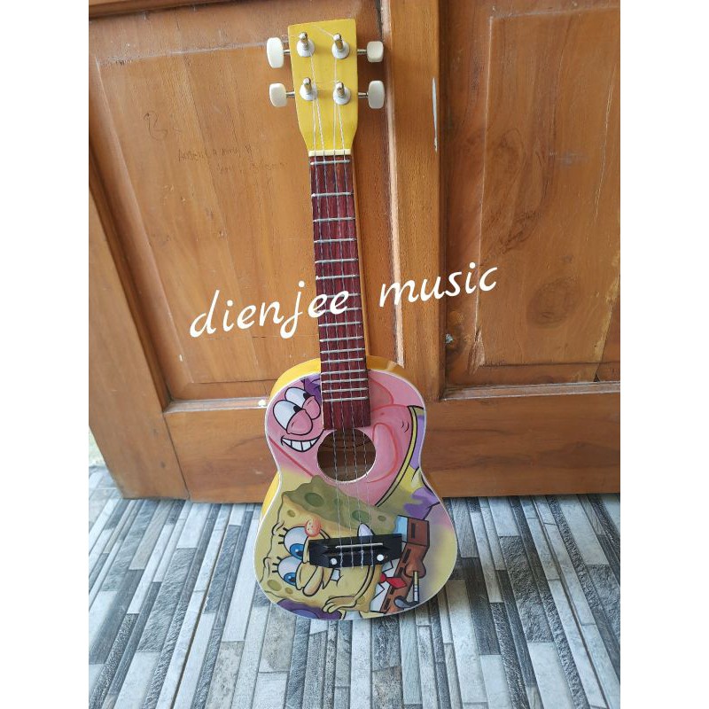 Ukulele/gitar ukulele motif karakter kartun spongbob/kentrung/kado