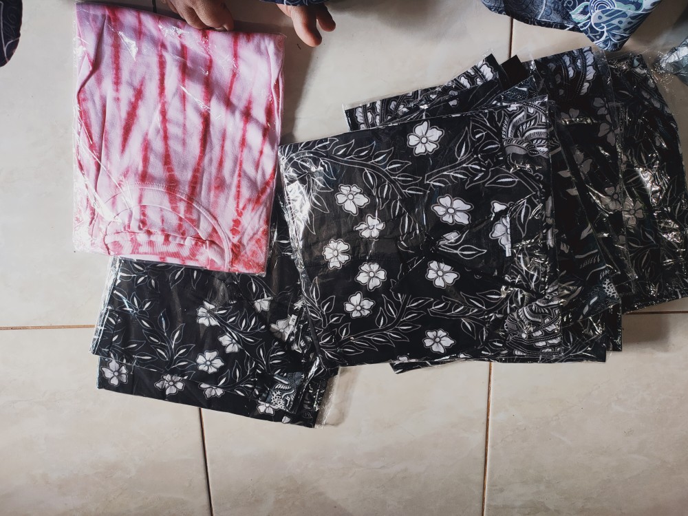 Maura Coupel Batik Couple Keluarga Sania Ruffle Ori Ndoro Jowi Dnt Motif Manuk Tarung Putih