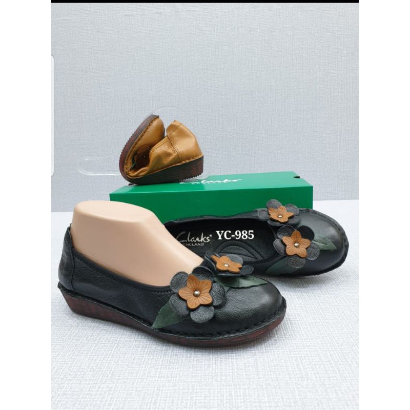 Sepatu wanita Clarks YC 985