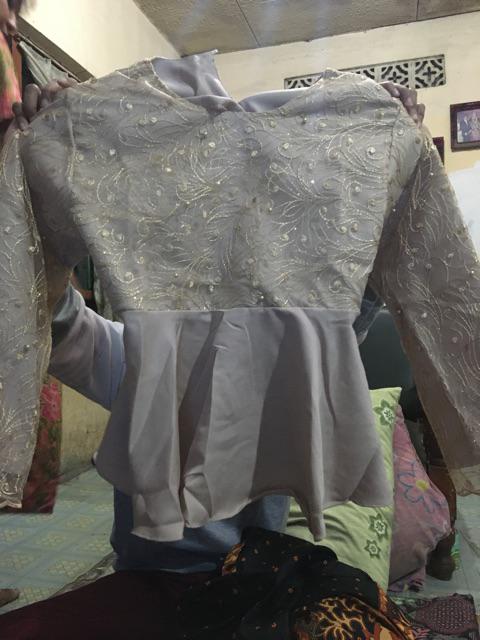 Wou Batik Couple Selendang Mutiara Sania Ruffle - Adila Couple Brokat Modern Batik Modern - Bs066