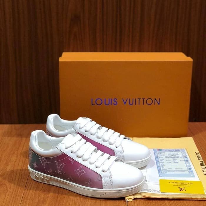 Jual SEPATU SNEAKERS WANITA LOUIS VUITTON GRADE ORIGINAL / SENAM BLACK - 36  - Jakarta Barat - Dunhill Sport