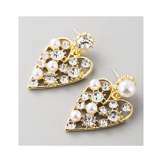 LRC Anting Tusuk Fashion Golden Carved Alloy Earrings With Rhinestones And Pearls D94373