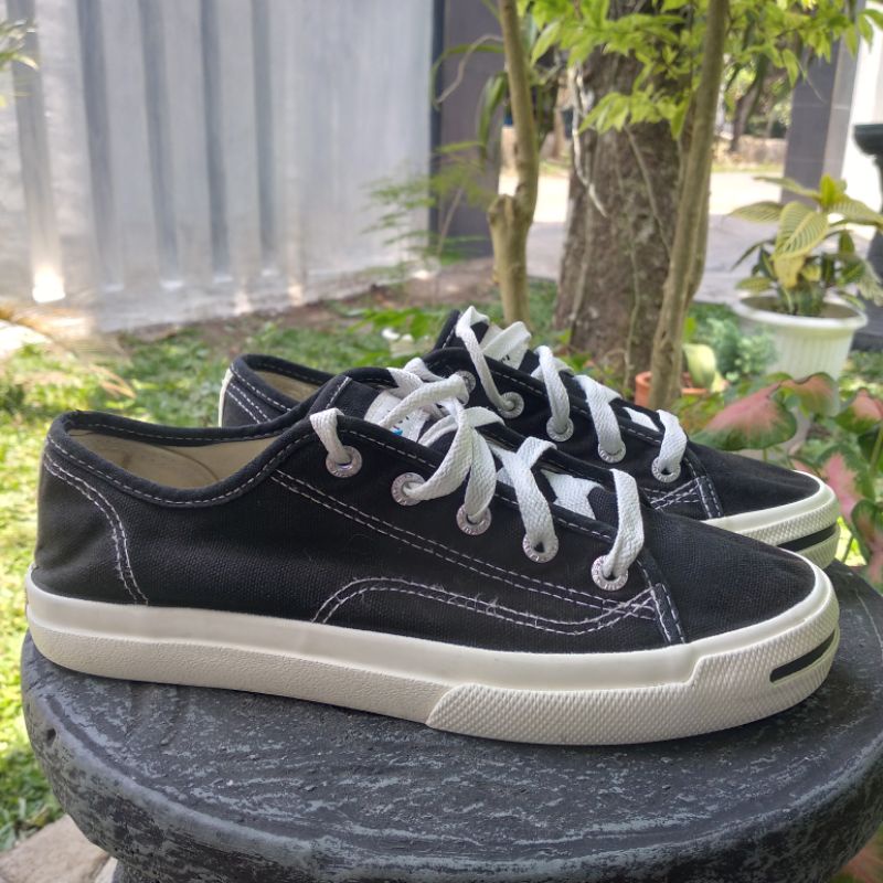 Sepatu Second Casual Fashion Wanita Brand Feiyue