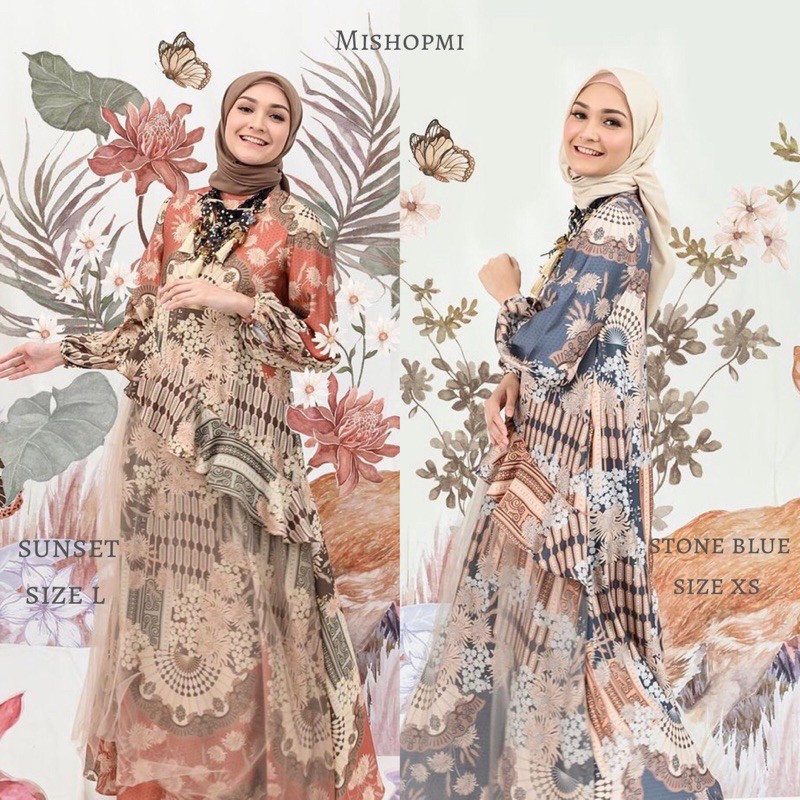 Melody Dress WK Stone Blue XS Sunset Size L by Wearing Klamby