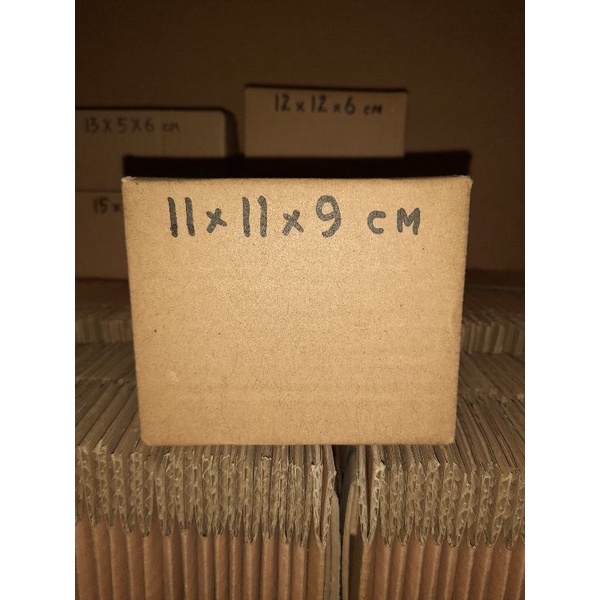 

Kardus 11x11x9 cm baru polos luar dalam