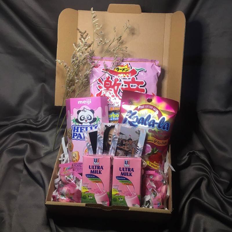 

SNACK BOX free polaroid