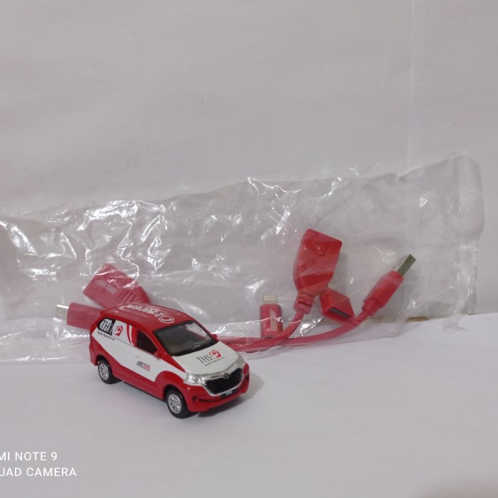 MOBIL-DIECAST- FLASHDISK USB MODEL DIECAST MOBIL TOYOTA AVANZA THS AUTO 2000 MURAH -DIECAST-MOBIL.