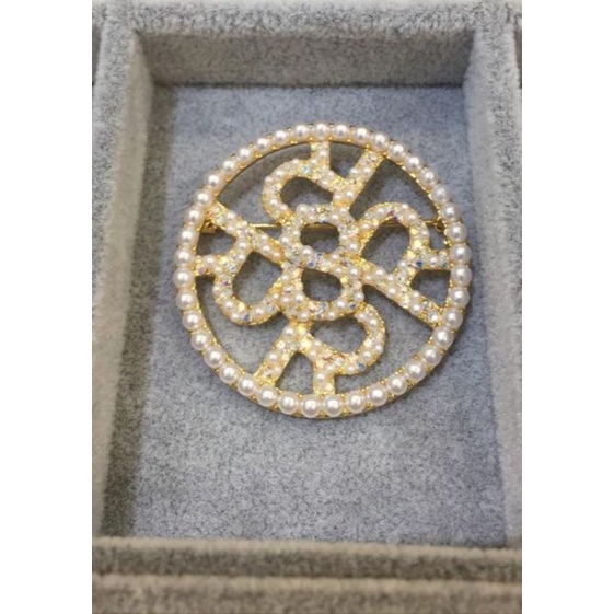 Xanadu Round Brooch Gold