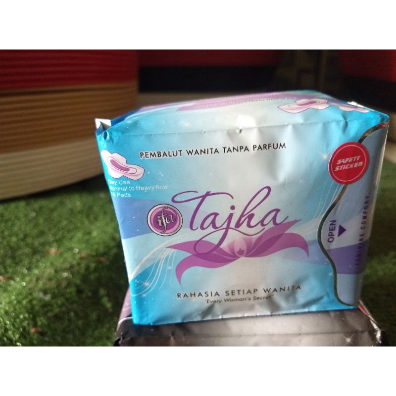 PAKET PEMBALUT WANITA HERBAL SIANG &amp; MALAM. MERK IFA TAJHA TANPA PARFUM