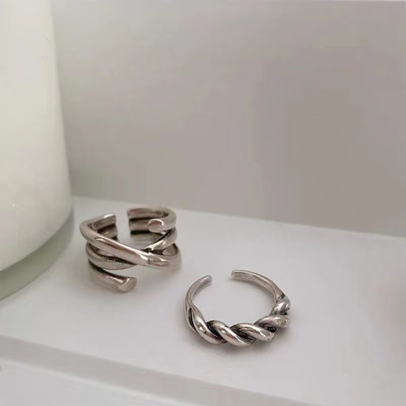 Cincin Model Twist Bahan Metal Gaya Retro Korea