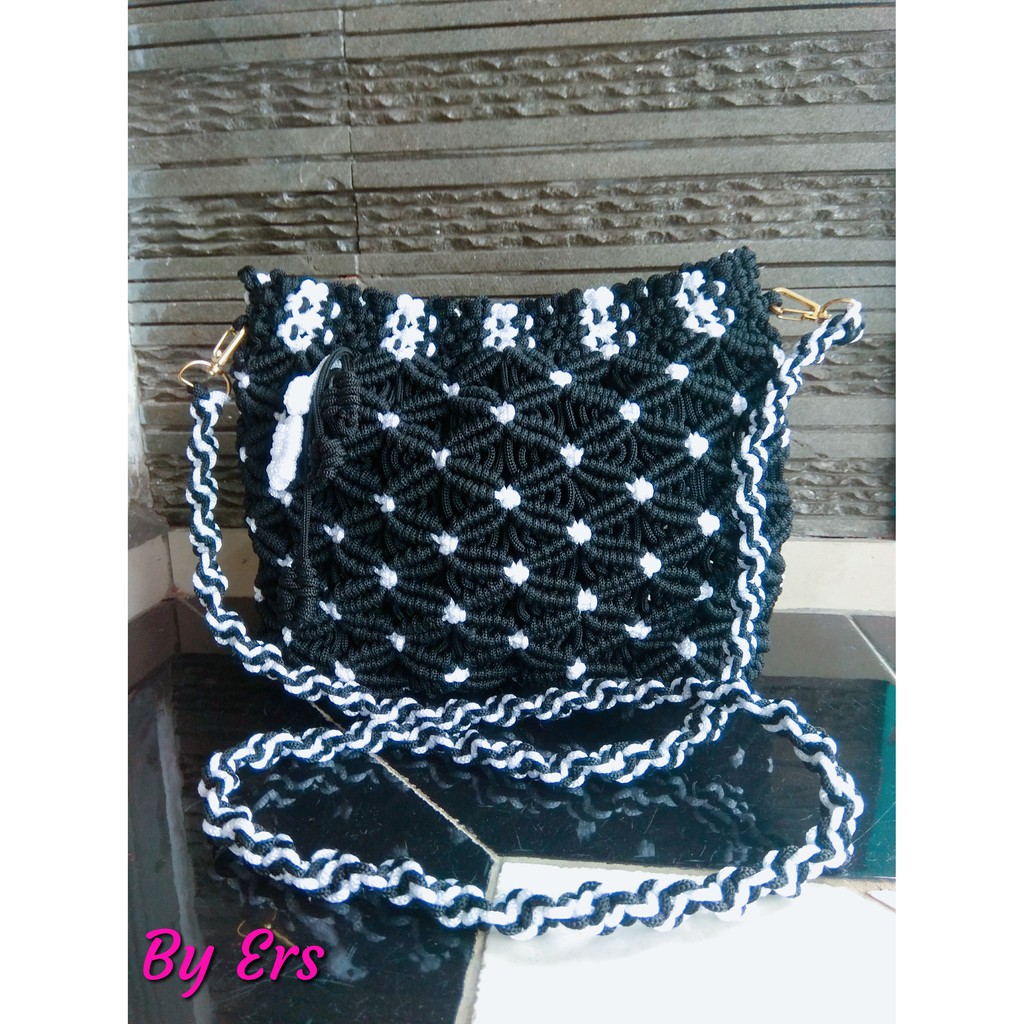 

Tas tali Kur 2 Warna Motif Kupu-kupu
