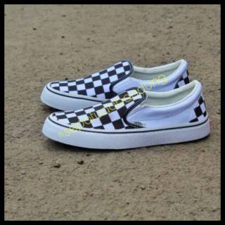  SEPATU  VANS  AUTHENTIC FULL PUTIH OS HITAM PUTIH OLDSKOOL 