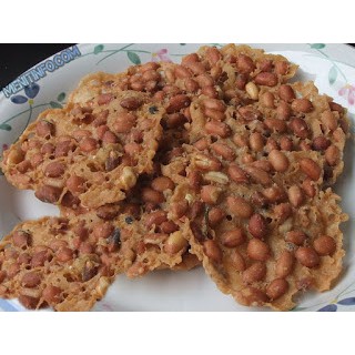

PEYEK KACANG TANAH ASLI PEKALONGAN 115 gr