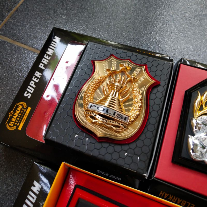 LENCANA KEWENANGAN POLISI kewenangan datar polisi gold akrilik / KEWENANGAN DATAR POLRI