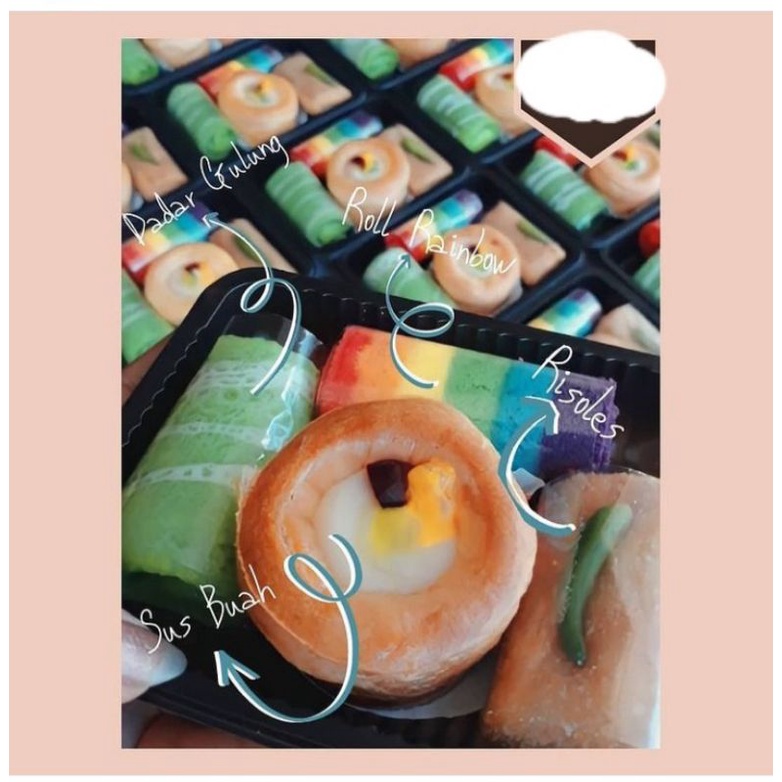 

20 box kue basah