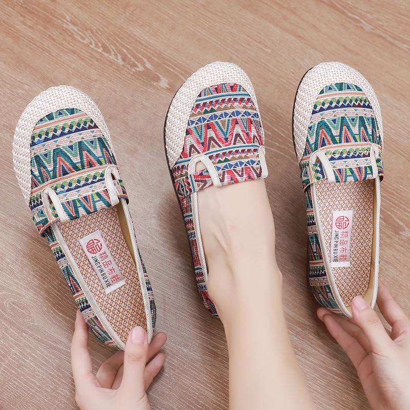 Sepatu wanita slip-on, Mules &amp; mary janes YANMA sepatu batik model slip on terbaru