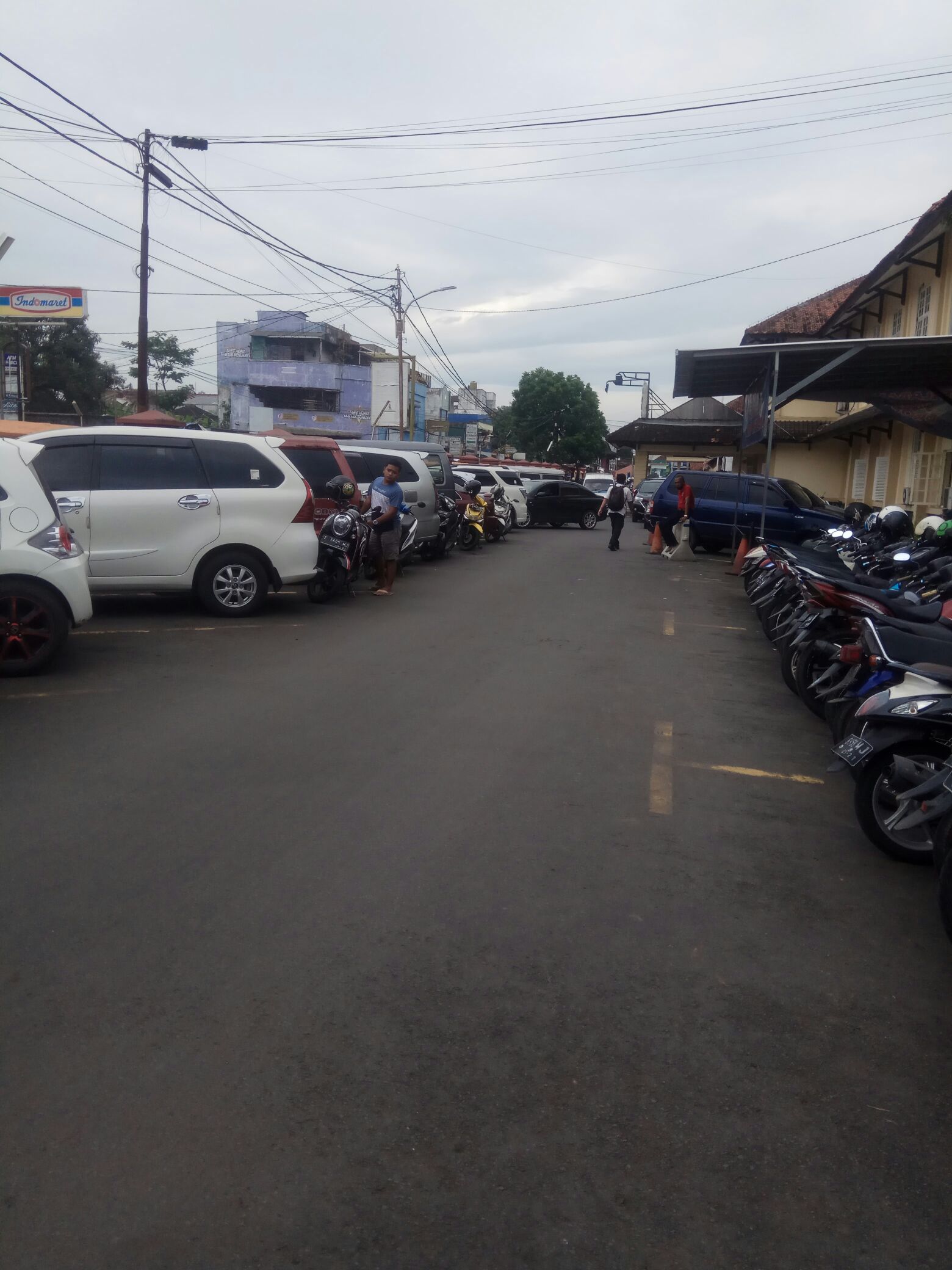 Etalase Kaca 1 Meter (khusus Bogor)