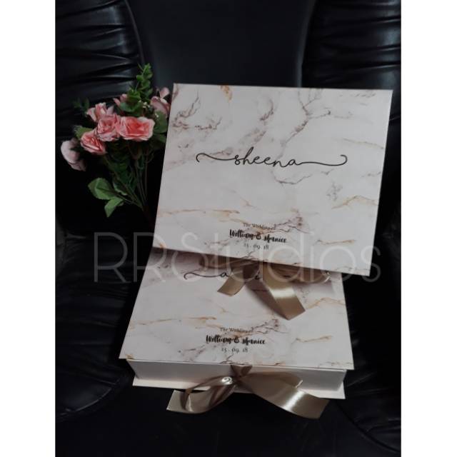 

Box Bridesmaid / Bestman (30x25x8)