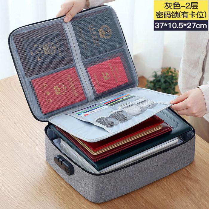 

Kiran | Tas Penyimpanan Dokumen Bergembok Tiga Susun / Document Keeper