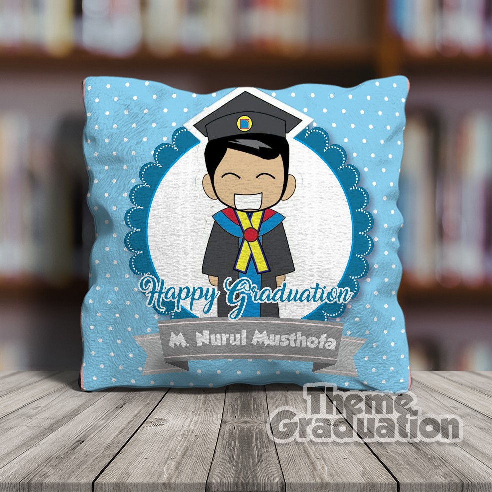 Kado Wisuda Bantal Foto Custom Karakter Cowok / Vektor / Karikatur / Art / Ilustrasi