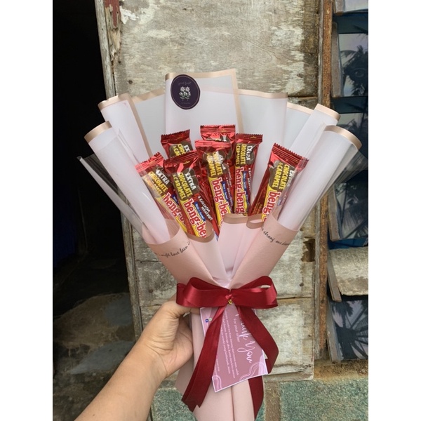 

BISA CUSTOM!!! Buket Bengbeng Simple Untuk Seminar, Wisuda, Ulang Tahun
