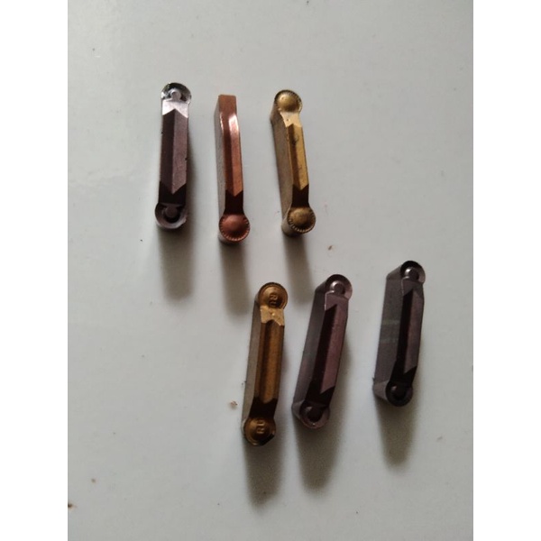 insert potong, pahat bubut potong 4mm radius R2 KYOCERA