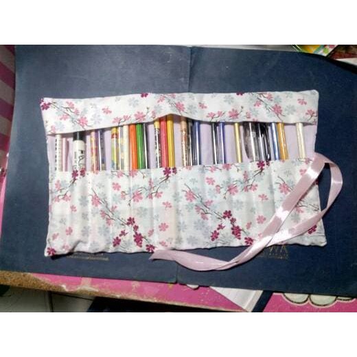 

nn Tempat pensil/ kosmetik gulung (roll up pouch) unik handmade - large