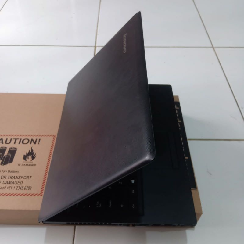 Laptop Lenovo ideapad 100 Core i3-5200U Ram 4GB/500GB HD graphic 5500 Windows 10 Layar 14 inch