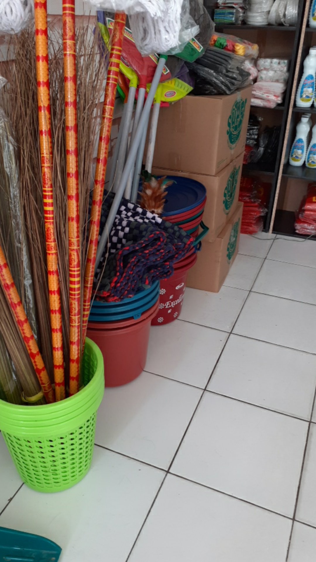 Ember Plastik Plus Tutup Ukuran Sedang 3gl