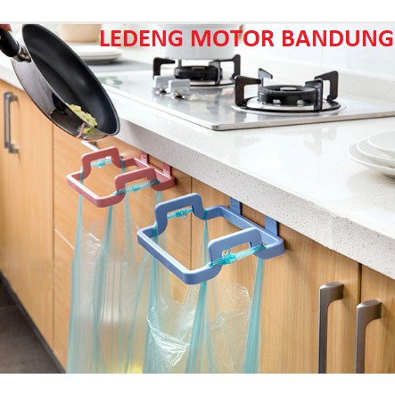 Rak Gantung Sampah Gantungan Kresek Kantong Plastik Dapur