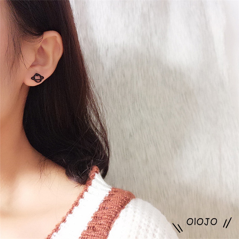 Temperamen Korea Retro Gelap Bintang Berongga Anting Aksesoris Fashion Wanita - ol