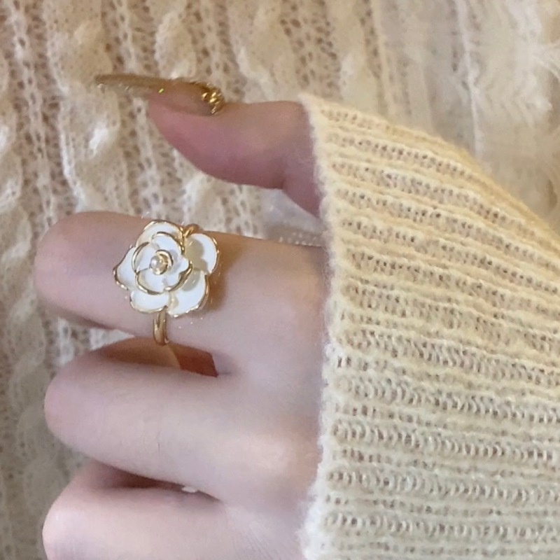 Cincin Model Terbuka Desain Bunga Camellia Warna Putih Gaya Korea Untuk Wanita