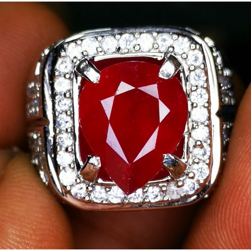 Batu permata natural Red ruby